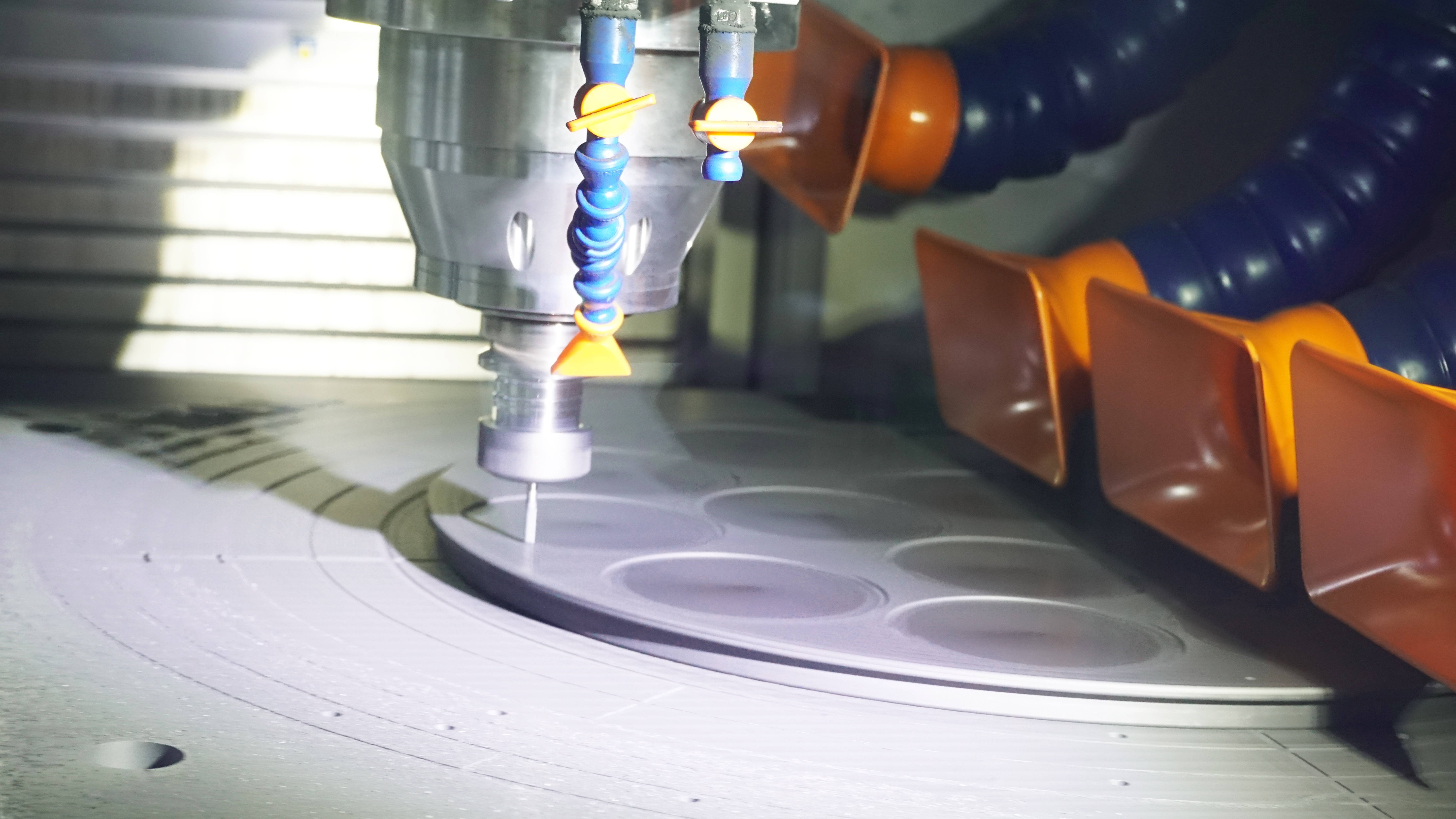 VETEK CNC precizinio apdirbimo dirbtuvės viduje: didelio grynumo puslaidininkinių komponentų pagrindo kūrimas